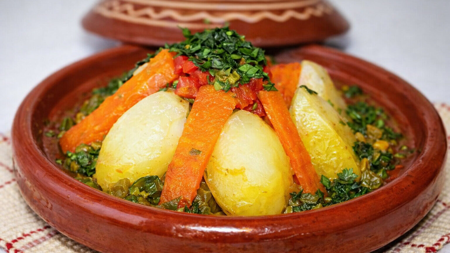 Tajine servi à La Vallée des Dunes