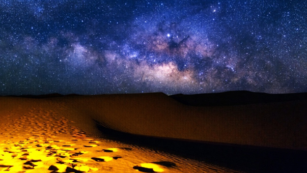 Une nuit étoilée dans les dunes de l'erg Chebbi